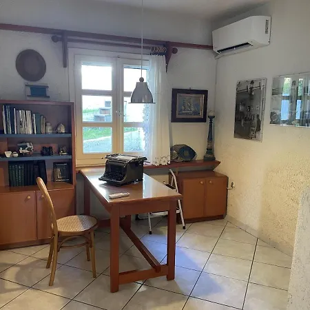 Sunset Escape * Trisztiníka-part