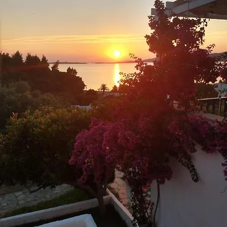 بيت للعطل Sunset Escape شاطئ تريستينيكا